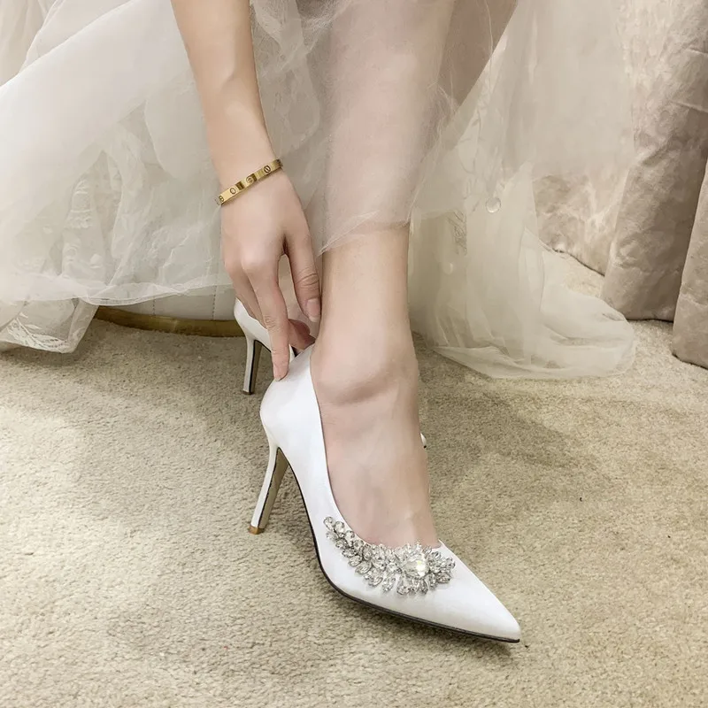 New bride wedding shoes women crystal shoes champagne bridesmaid wedding white high heels show Pumps Ladies Dress Party Shoe
New bride wedding shoes women crystal shoes champagne bridesmaid wedding white high heels show Pumps Ladies Dress Party Shoe