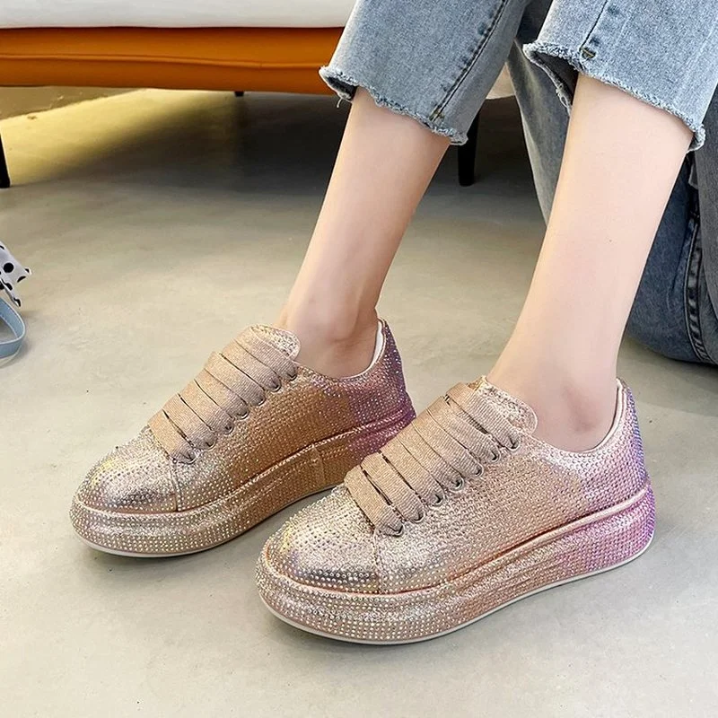 Женские кроссовки с вулканизированной подошвой, на плоской подошве 
Женские кроссовки с вулканизированной подошвой, на плоской подошве