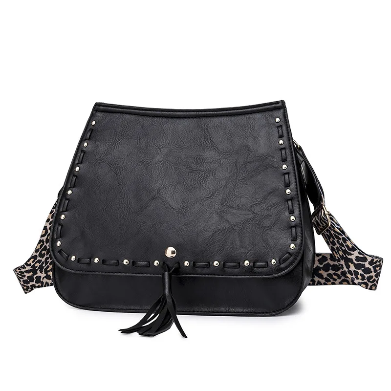 

Wide strap Women Crossbody Bag Rivets tassels Semicircle Saddle Bags PU Leather Shoulder Bags for female Handbags designer bolsa