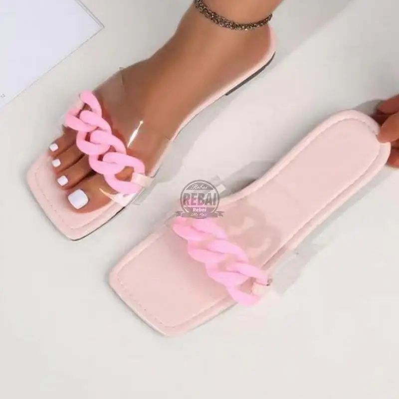 2021 Fashion Flat Leisure Slippers Women The Chain Decoration Outdoor Beach Lady Home Female Flip Flops Big Yards 35-43 Size
2021 Fashion Flat Leisure Slippers Women The Chain Decoration Outdoor Beach Lady Home Female Flip Flops Big Yards 35-43 Size