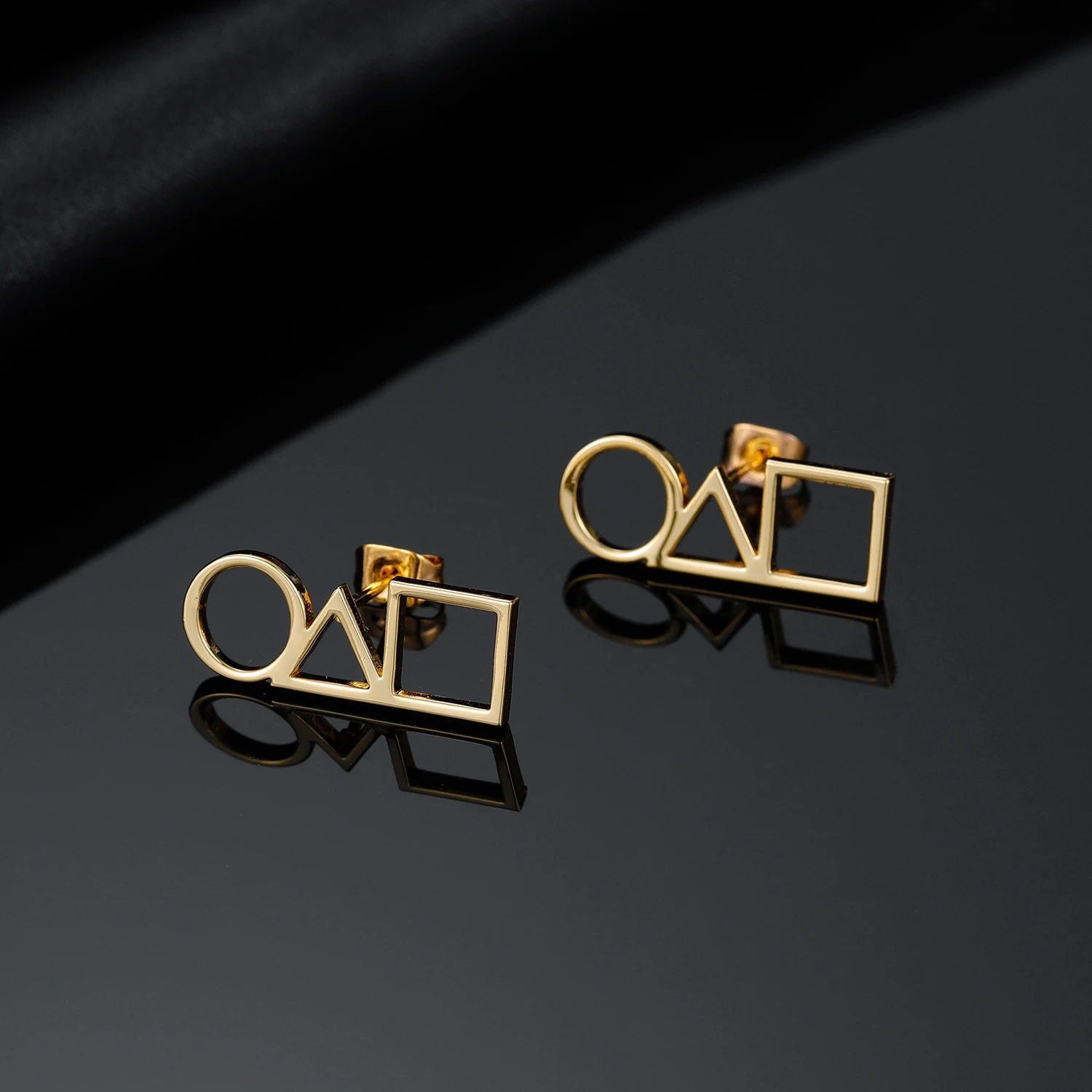 DasCus New Style Small Cute Squid Game Earrings Studs Fashion 18K Gold Stainless Steel Dainty Party Unique Jewelry For Women
DasCus New Style Small Cute Squid Game Earrings Studs Fashion 18K Gold Stainless Steel Dainty Party Unique Jewelry For Women