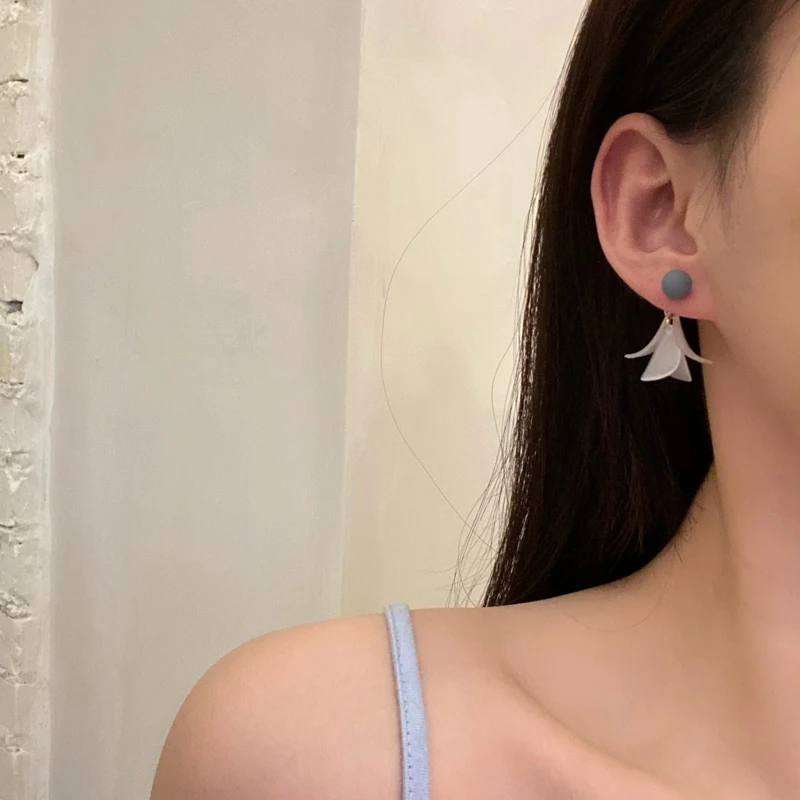 S925 needle Sweet Jewelry Flower Earrings Popular Style Round Grey Ball Whtie Petal Drop Earrings For Girl Lady Gift
S925 needle Sweet Jewelry Flower Earrings Popular Style Round Grey Ball Whtie Petal Drop Earrings For Girl Lady Gift
