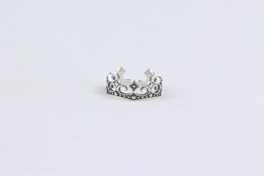 Fashion Retro Simple Crown Ring Creative Symmetry Ring Personality Hip Hop Adjustable Ring 925 Sterling Silver Jewelry
Fashion Retro Simple Crown Ring Creative Symmetry Ring Personality Hip Hop Adjustable Ring 925 Sterling Silver Jewelry