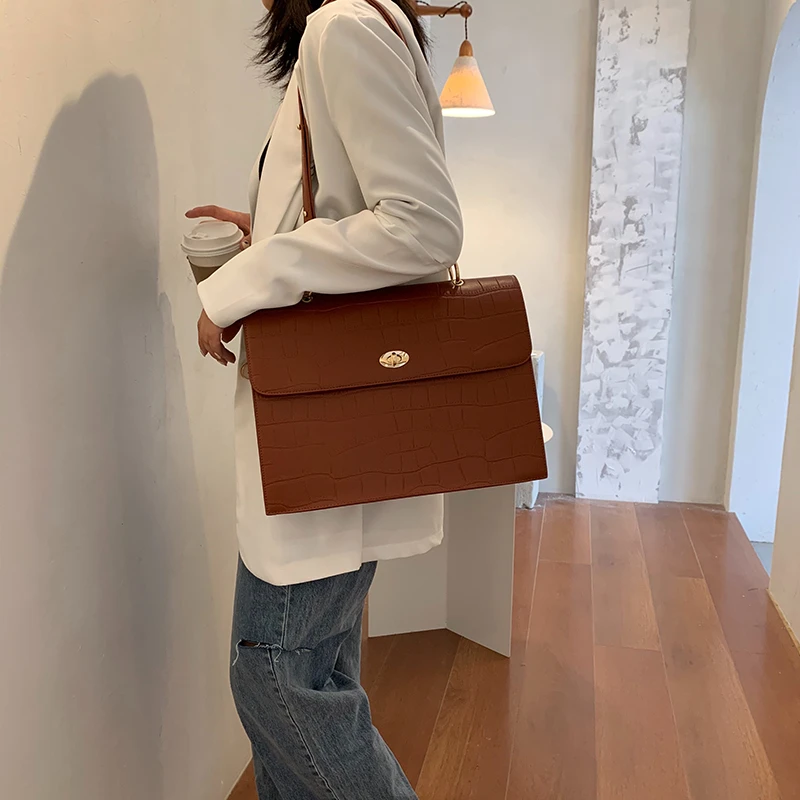 Luxury Women Pu Leather Handbags Shoulder Bags Fashion Designer Large Capacity Ladies Messenger Bags Casual Female Tote Bag New
Luxury Women Pu Leather Handbags Shoulder Bags Fashion Designer Large Capacity Ladies Messenger Bags Casual Female Tote Bag New