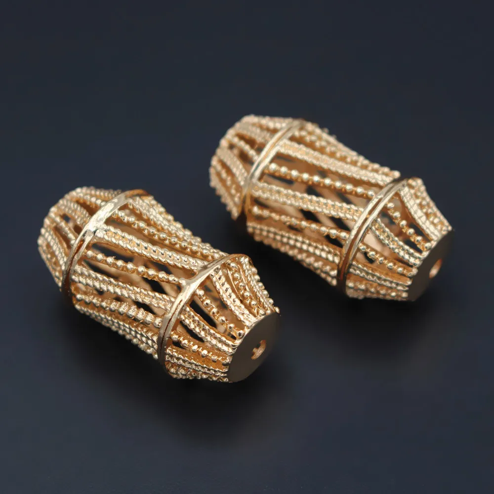 10 шт., бусины-разделители в виде металлических трубок
10 шт., бусины-разделители в виде металлических трубок