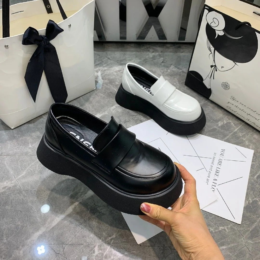 Lolita Shoes Women Japanese Style Kawaii Loafers Soft Sister Girls Waterproof Platform College Student Cosplay Costume Shoes
Lolita Shoes Women Japanese Style Kawaii Loafers Soft Sister Girls Waterproof Platform College Student Cosplay Costume Shoes