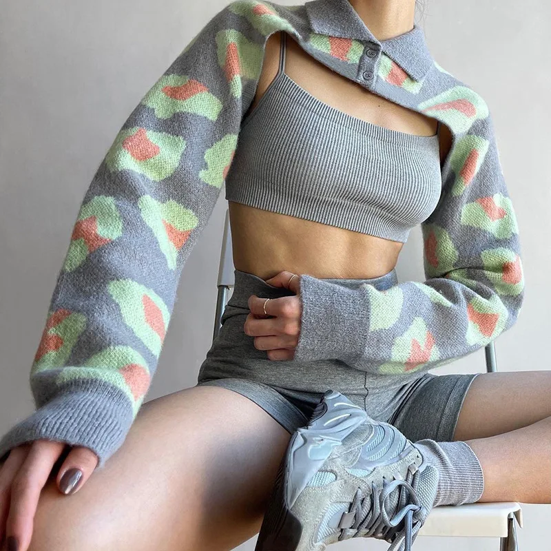 Autumn New Style Women Fashion Long-sleeved Printing Self-cultivation Sexy Hollow Outer Wear Irregular Sweater Blouse Crop Top
Autumn New Style Women Fashion Long-sleeved Printing Self-cultivation Sexy Hollow Outer Wear Irregular Sweater Blouse Crop Top