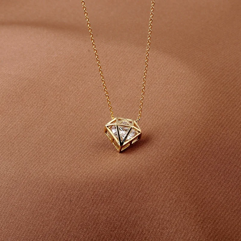 Necklace For Women Korean Fashion New 18k Real Gold Plated Diamond Shape Pendant Necklace Fashionable Clavicle Chain Jewelry
Necklace For Women Korean Fashion New 18k Real Gold Plated Diamond Shape Pendant Necklace Fashionable Clavicle Chain Jewelry