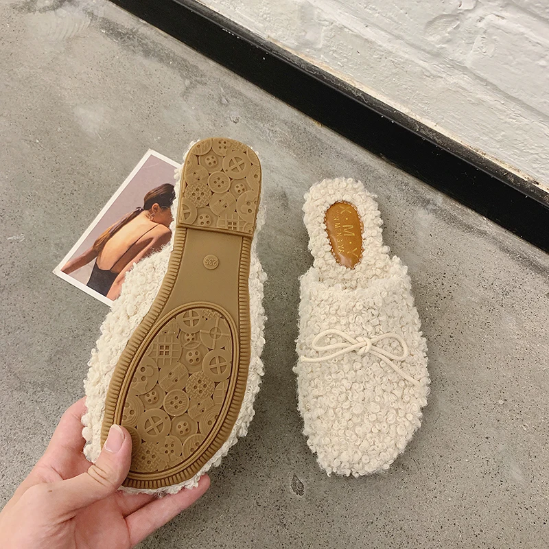 New Women Shoes Warm Plush Winter Slippers Shoes Non-slip Soft Bow Knot Faux Fur Slip on Slippers Cute Female Slides Plus Size
New Women Shoes Warm Plush Winter Slippers Shoes Non-slip Soft Bow Knot Faux Fur Slip on Slippers Cute Female Slides Plus Size