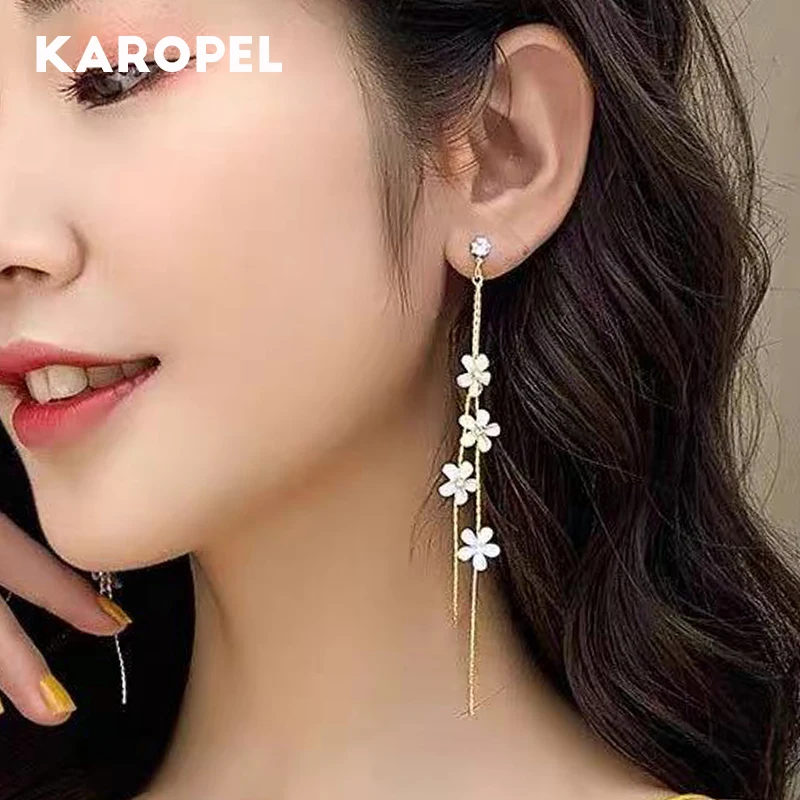 Женские серебряные серьги-гвоздики 925 Sterlinvg с кисточками и белыми лепестками, серьги на цепочке, новые украшения 2021, серьги для пирсинга
Женские серебряные серьги-гвоздики 925 Sterlinvg с кисточками и белыми лепестками, серьги на цепочке, новые украшения 2021, серьги для пирсинга