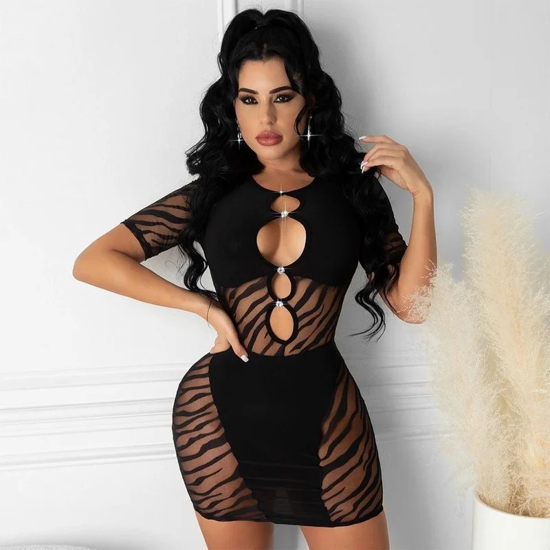 Mesh See-through Perspective Patchwork Sexy Dress 2021 New Women's Short-sleeved Hollow Black Summer Club Wear Pencil Skirt
Mesh See-through Perspective Patchwork Sexy Dress 2021 New Women's Short-sleeved Hollow Black Summer Club Wear Pencil Skirt