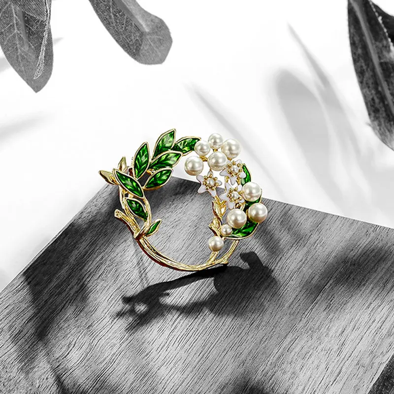 Korean High Grade Dripping Glaze Lily Of The Valley Imitation Pearls Brooch Gardenia Brooch Creative Simple Female Accessories
Korean High Grade Dripping Glaze Lily Of The Valley Imitation Pearls Brooch Gardenia Brooch Creative Simple Female Accessories