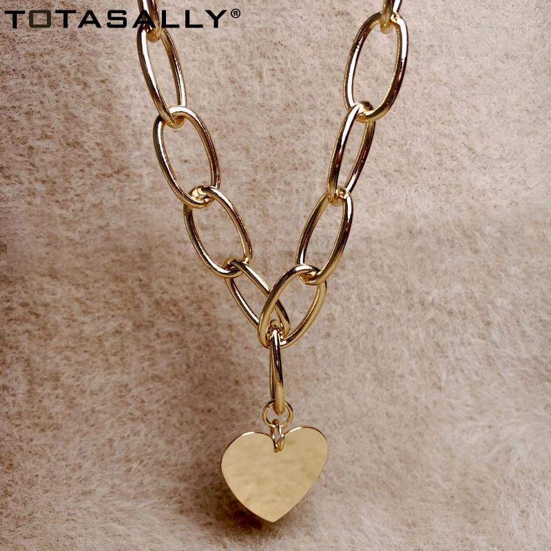 TOTASALLY Polished Heart Pendant Necklace Hip Hop Thick Curb Chain Chunky False Collar Necklace Jewelry Gifts Dropship
TOTASALLY Polished Heart Pendant Necklace Hip Hop Thick Curb Chain Chunky False Collar Necklace Jewelry Gifts Dropship