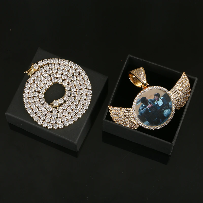 Luxury Custom Made Photo With Crystal Angel Wings Pendants Necklaces 3 Colors Gold Cubic Zircon Men's Hop Jewelry With Box
Luxury Custom Made Photo With Crystal Angel Wings Pendants Necklaces 3 Colors Gold Cubic Zircon Men's Hop Jewelry With Box