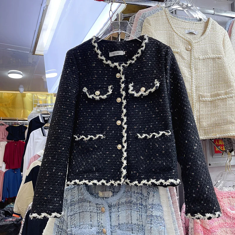 Fashionable Woven Tweed Jacket Women Loose Round Neck Single-Breasted Black Short Wool Coat 2021 New Autumn and Winter Clothing
Fashionable Woven Tweed Jacket Women Loose Round Neck Single-Breasted Black Short Wool Coat 2021 New Autumn and Winter Clothing