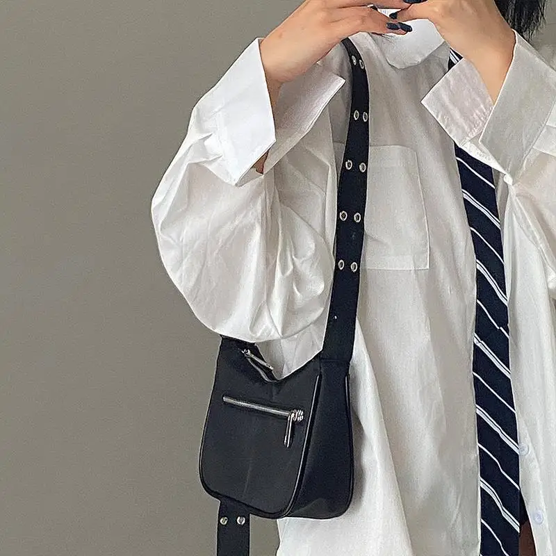 Vintage Cool Girls Black Small Messenger Bag Fashion Nylon Women Shoulder Bags Ladies Fashion Hobos Armpit Bag Bolsa Feminina
Vintage Cool Girls Black Small Messenger Bag Fashion Nylon Women Shoulder Bags Ladies Fashion Hobos Armpit Bag Bolsa Feminina