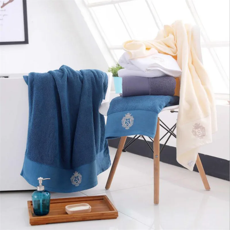 450 gram super soft adult bath towel 70*140cm strong water absorption solid color hotel bath towel
450 gram super soft adult bath towel 70*140cm strong water absorption solid color hotel bath towel