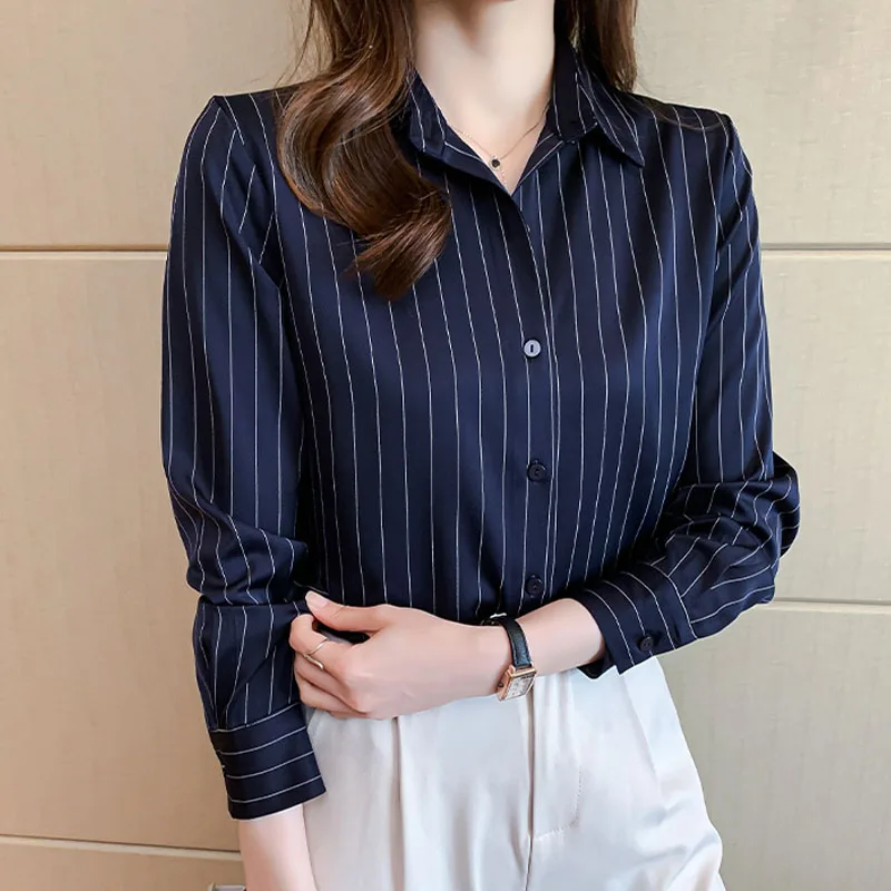 Blusas Elegant 2021 Autumn White Long Sleeve Striped Silk Shirt Fashion OL Basic Tops Dropshipping V-Neck Button Up Shirt 1125
Blusas Elegant 2021 Autumn White Long Sleeve Striped Silk Shirt Fashion OL Basic Tops Dropshipping V-Neck Button Up Shirt 1125