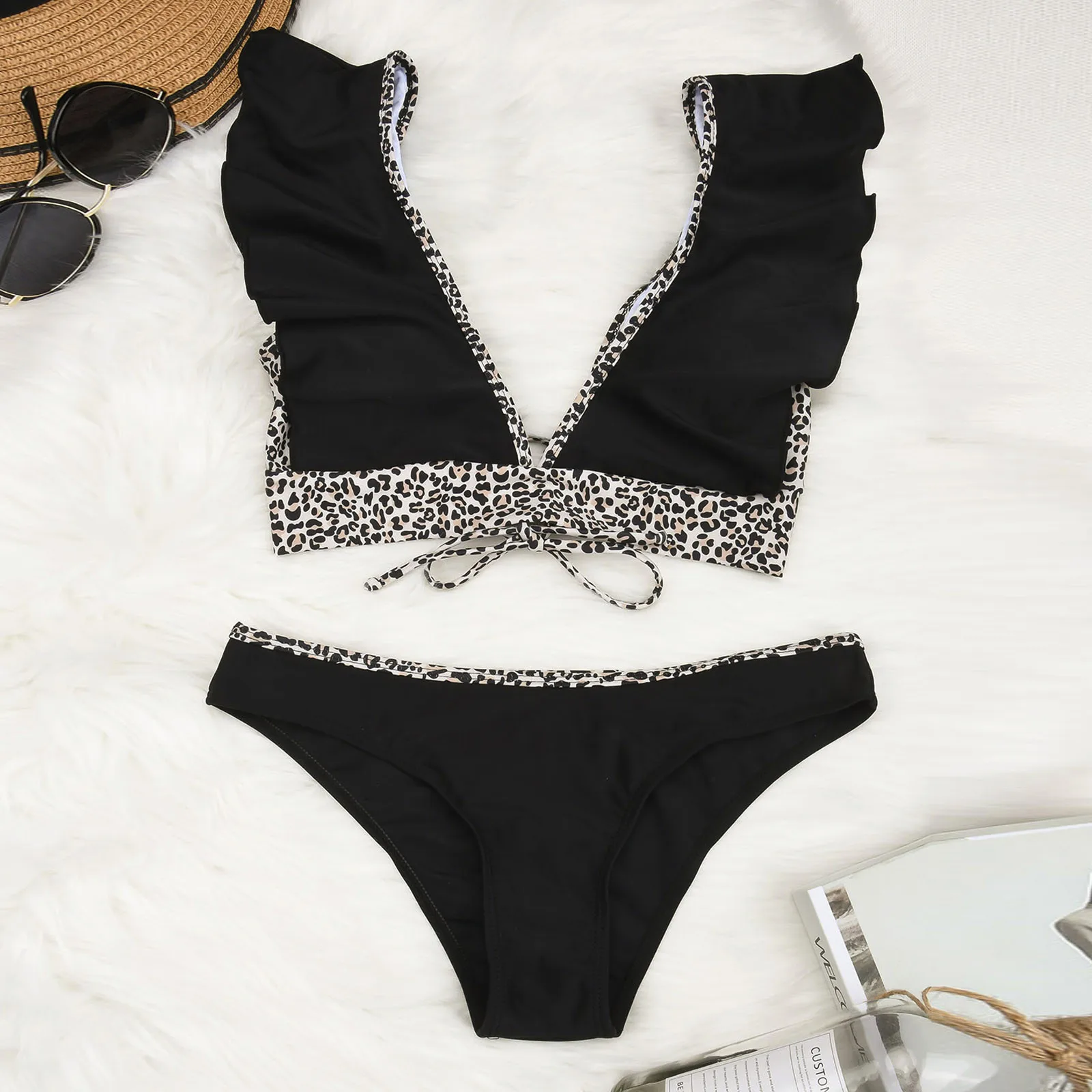 Ruffled Hem Bikini Set Women Leopard Deep V Two Piece Swimsuit Summer 2021 New Girl Beach Bathing Suit Swimwear Biquinis 0329
Ruffled Hem Bikini Set Women Leopard Deep V Two Piece Swimsuit Summer 2021 New Girl Beach Bathing Suit Swimwear Biquinis 0329