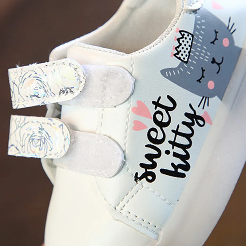 Baby Boys Girls Breathable Soft Anti-Slip Shoes Cartoon LED Sneakers Toddler Soft Soled First Walkers For Play Camp Shoes
Baby Boys Girls Breathable Soft Anti-Slip Shoes Cartoon LED Sneakers Toddler Soft Soled First Walkers For Play Camp Shoes