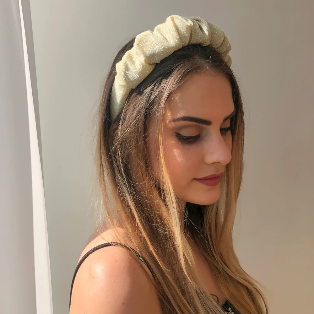 Wrinkled Hair Hoop Imitation Silk Ruched Headband Hair Accessories Bandana Headbands For Women Elegant Fashion Organza Headwear
Wrinkled Hair Hoop Imitation Silk Ruched Headband Hair Accessories Bandana Headbands For Women Elegant Fashion Organza Headwear