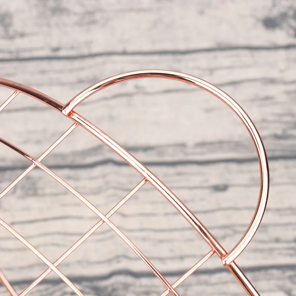 1pc Storage Basket Wrought Iron Laundry Basket Multifunction Organizer with Handle (Rose Gold)
1pc Storage Basket Wrought Iron Laundry Basket Multifunction Organizer with Handle (Rose Gold)