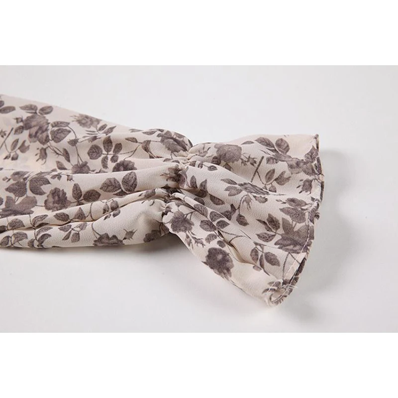 Flare Long Sleeve Vintage Beach Dress V-Neck Elegant Fluffy Vestidos Female Chic Korean 2021 Fashion 2 Colors Bohemian Frocks
Flare Long Sleeve Vintage Beach Dress V-Neck Elegant Fluffy Vestidos Female Chic Korean 2021 Fashion 2 Colors Bohemian Frocks