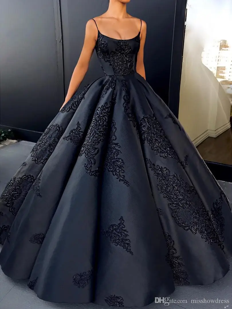 Black Spaghetti Straps Satin Ball Gown Evening Dresses Sleeveless Lace Appliques Backless Prom Quinceanera Dresses Plus Size
Black Spaghetti Straps Satin Ball Gown Evening Dresses Sleeveless Lace Appliques Backless Prom Quinceanera Dresses Plus Size