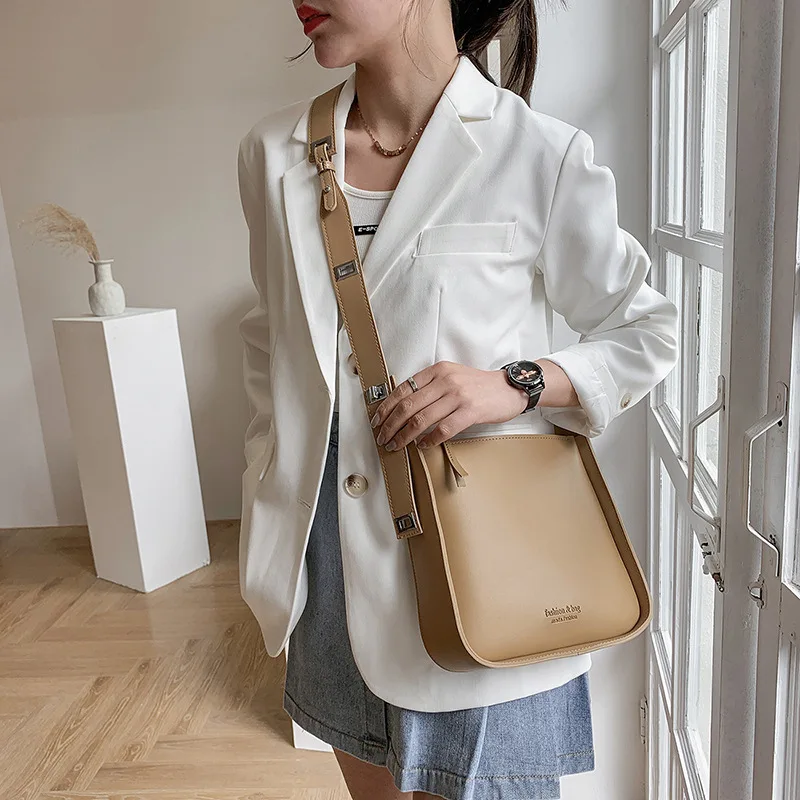 Bags for Women 2021 Simple Texture Shoulder Messenger Bags Large-capacity Underarm Bags Fashionable Casual Crossbody Bags Bolsos
Bags for Women 2021 Simple Texture Shoulder Messenger Bags Large-capacity Underarm Bags Fashionable Casual Crossbody Bags Bolsos