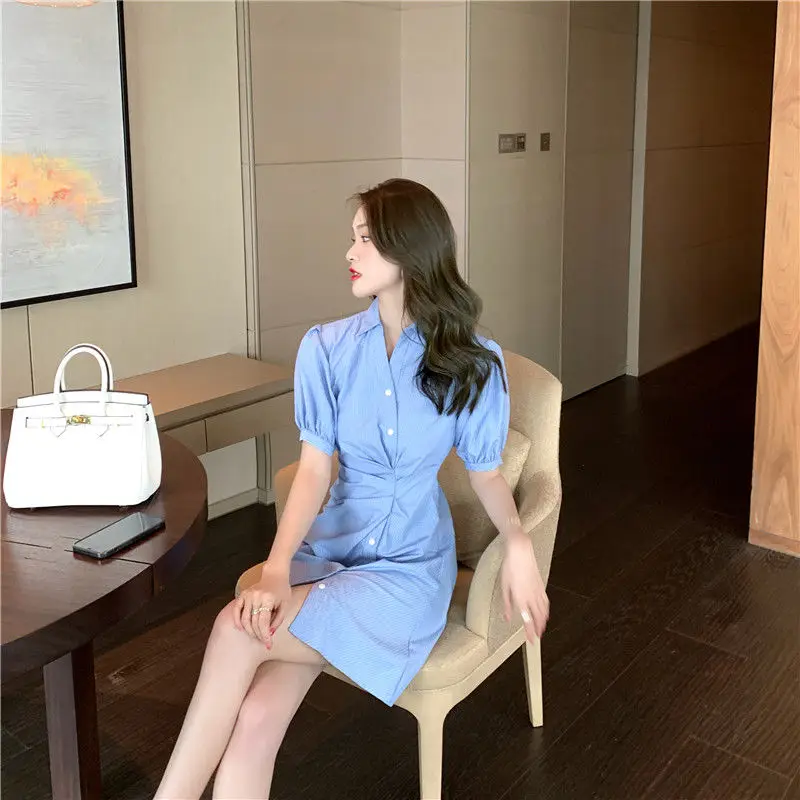 The design is small, medium length shirts, skirts are small, fresh, salt, sweet, and thin, dress p65
The design is small, medium length shirts, skirts are small, fresh, salt, sweet, and thin, dress p65