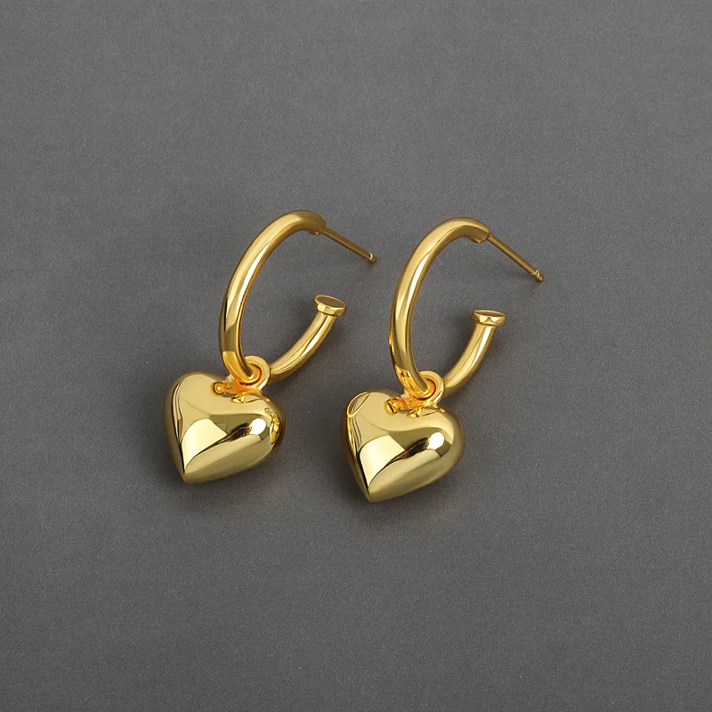 Korean Fashion C Shaped Love Heart Stud Earrings Women Cute Heart Piercing Dating INSen Earrings Oorbellen Goud M4
Korean Fashion C Shaped Love Heart Stud Earrings Women Cute Heart Piercing Dating INSen Earrings Oorbellen Goud M4