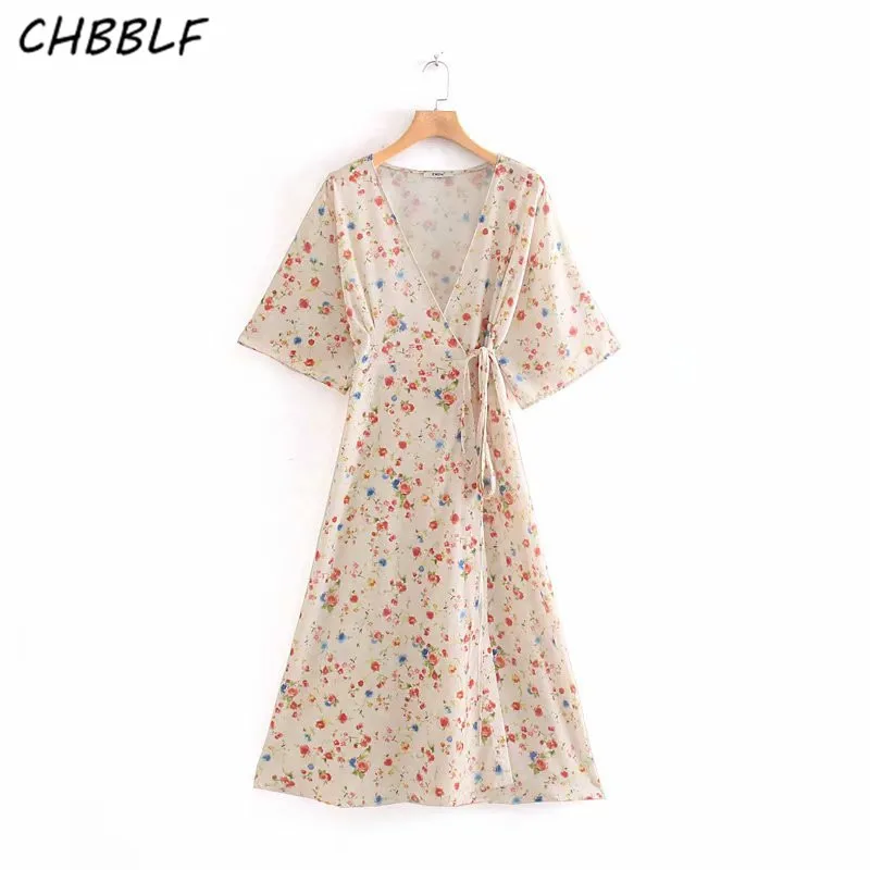 Женское платье с запахом, V-образным вырезом и поясом-бантом
Женское платье с запахом, V-образным вырезом и поясом-бантом