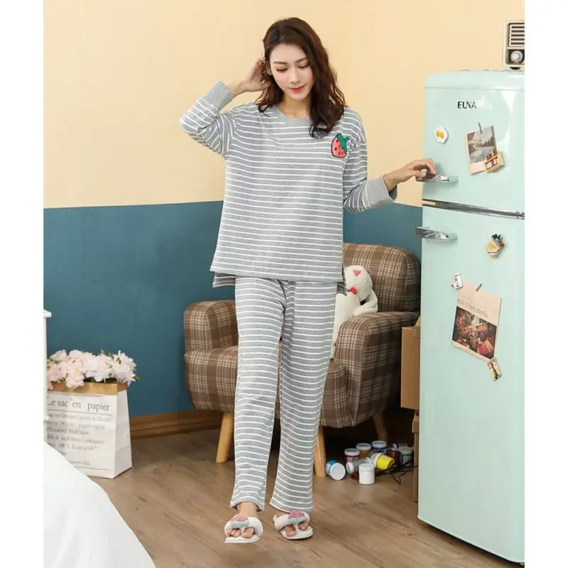 Women Pajamas Set O Neck Cartoon Kawaii Striped Cartoon Sleepwear Female Casual Winter Pajamas Mujer Hot Sale Y3
Women Pajamas Set O Neck Cartoon Kawaii Striped Cartoon Sleepwear Female Casual Winter Pajamas Mujer Hot Sale Y3