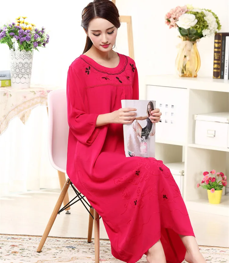 Spring Summer And Autumn Women's Cotton Fabric Elegant Long Pajamas Relaxed And Comfortable Embroidered Household Clothes
Spring Summer And Autumn Women's Cotton Fabric Elegant Long Pajamas Relaxed And Comfortable Embroidered Household Clothes
