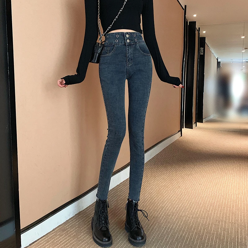 High-waisted stretch jeans chic for women in autumn and winter show thin pencil trousers tight 
High-waisted stretch jeans chic for women in autumn and winter show thin pencil trousers tight