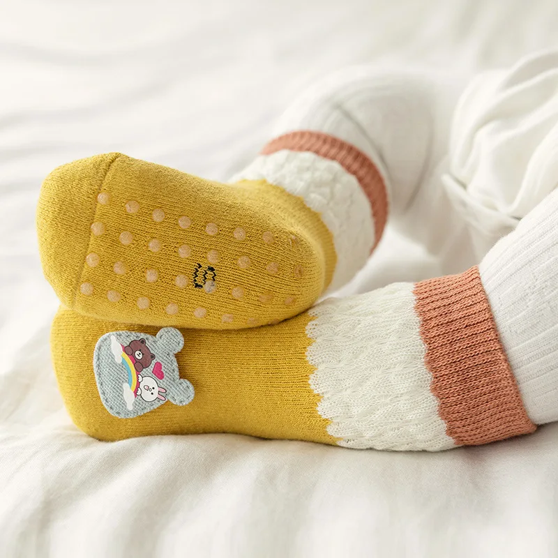 3pairs/lot Antiskid Baby Socks for toddler Newborn kids infants Winter velvet thicken non slip long socks warm Boy girl
3pairs/lot Antiskid Baby Socks for toddler Newborn kids infants Winter velvet thicken non slip long socks warm Boy girl