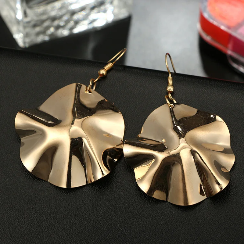 Personality Exaggerated Retro Simple Metal Earrings Golden Irregular Geometry Big Circle Earrings
Personality Exaggerated Retro Simple Metal Earrings Golden Irregular Geometry Big Circle Earrings