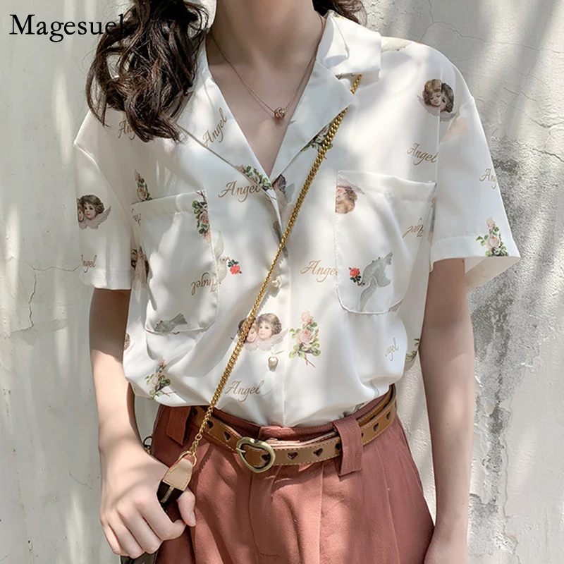 Women 2021 Short Seeve Button Chiffon Shirt Tops Angel Print V-Neck Vintage White Blouse Female Sweet Casual Lady Blouses 13490
Women 2021 Short Seeve Button Chiffon Shirt Tops Angel Print V-Neck Vintage White Blouse Female Sweet Casual Lady Blouses 13490