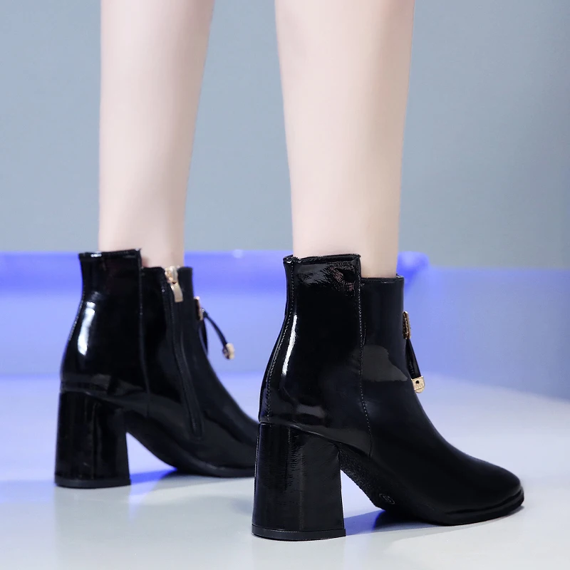 Autumn Ankle Boots For Women Block High Heels Bright Patent Leather Winter Shoes Woman Plus Size Zipper Bow Knot Ladies Boots
Autumn Ankle Boots For Women Block High Heels Bright Patent Leather Winter Shoes Woman Plus Size Zipper Bow Knot Ladies Boots