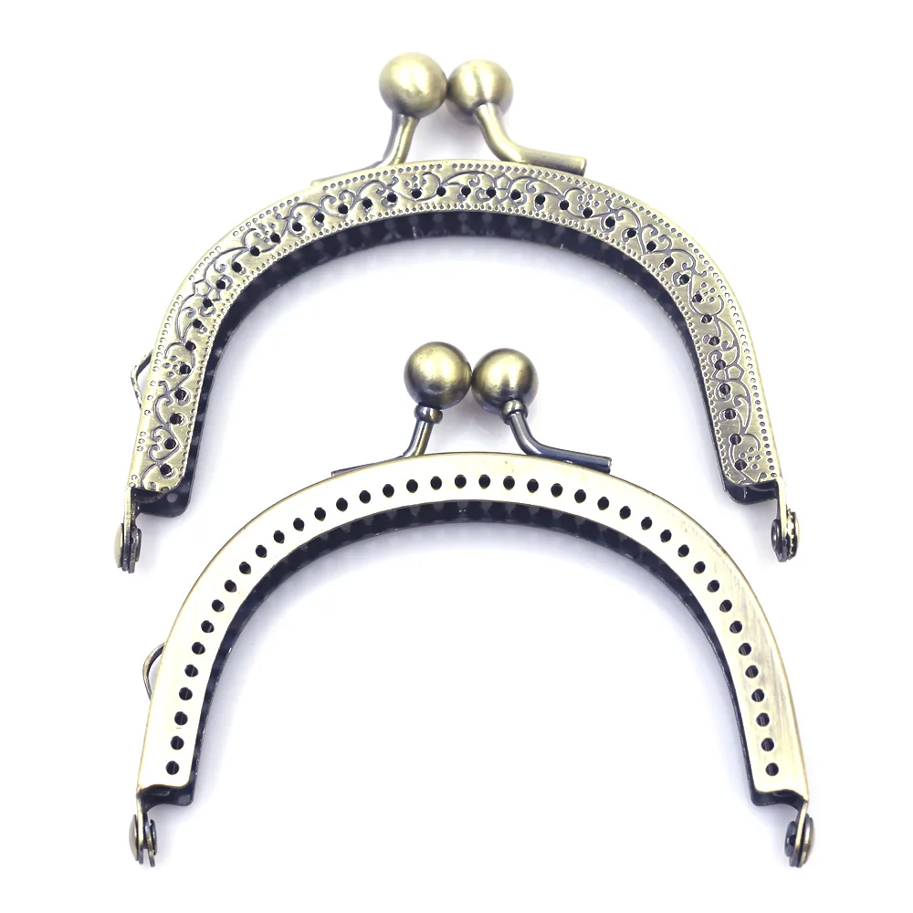 10 шт. 8,5 см под бронзу полукруг портмоне рамки поцелуй застежками ручек сумок от отверстиями шитья DIY Чемодан сумка Аксессуары для ванной ком...
10 шт. 8,5 см под бронзу полукруг портмоне рамки поцелуй застежками ручек сумок от отверстиями шитья DIY Чемодан сумка Аксессуары для ванной ком...