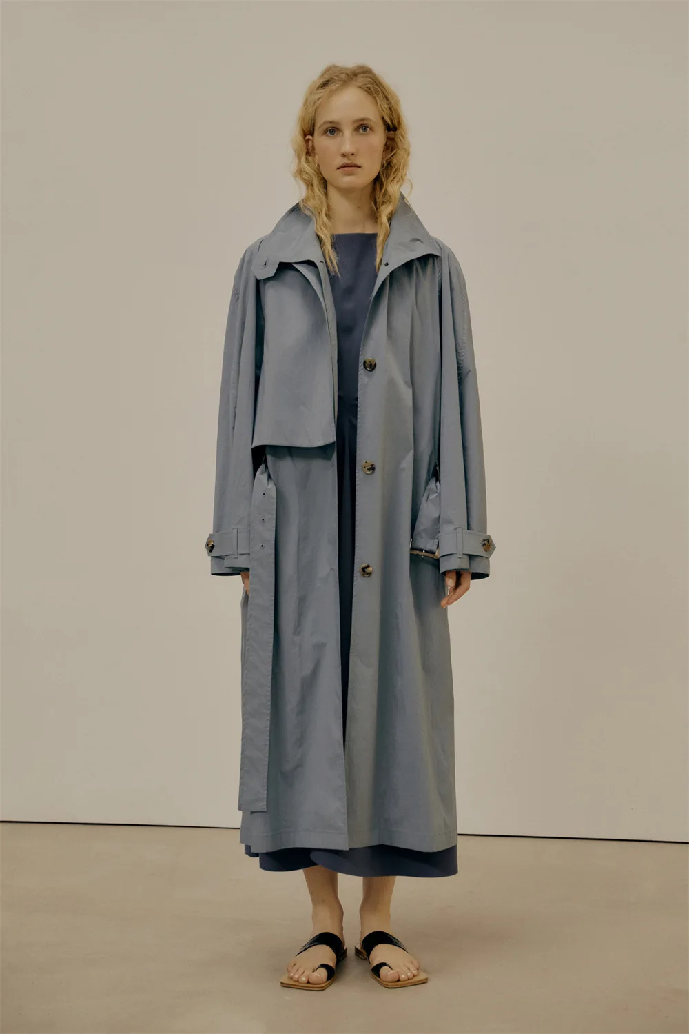 Women Coat 2021 Autumn and Winter 100% Cotton Windbreaker Cloak Stand-up Collar Loose Casual Belt Wide-waisted Long Coat
Women Coat 2021 Autumn and Winter 100% Cotton Windbreaker Cloak Stand-up Collar Loose Casual Belt Wide-waisted Long Coat