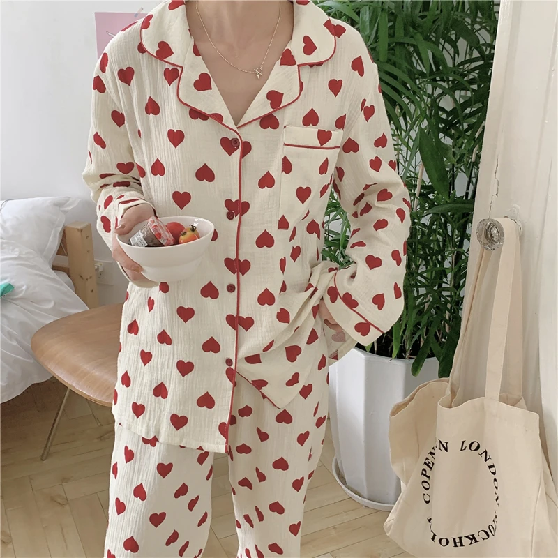 Мягкая двухслойная газовая осенне-зимняя Пижама, женская одежда для сна с принтом сердечек, комплект из 2 предметов, брюки, Хлопковая пижама ...
Мягкая двухслойная газовая осенне-зимняя Пижама, женская одежда для сна с принтом сердечек, комплект из 2 предметов, брюки, Хлопковая пижама ...