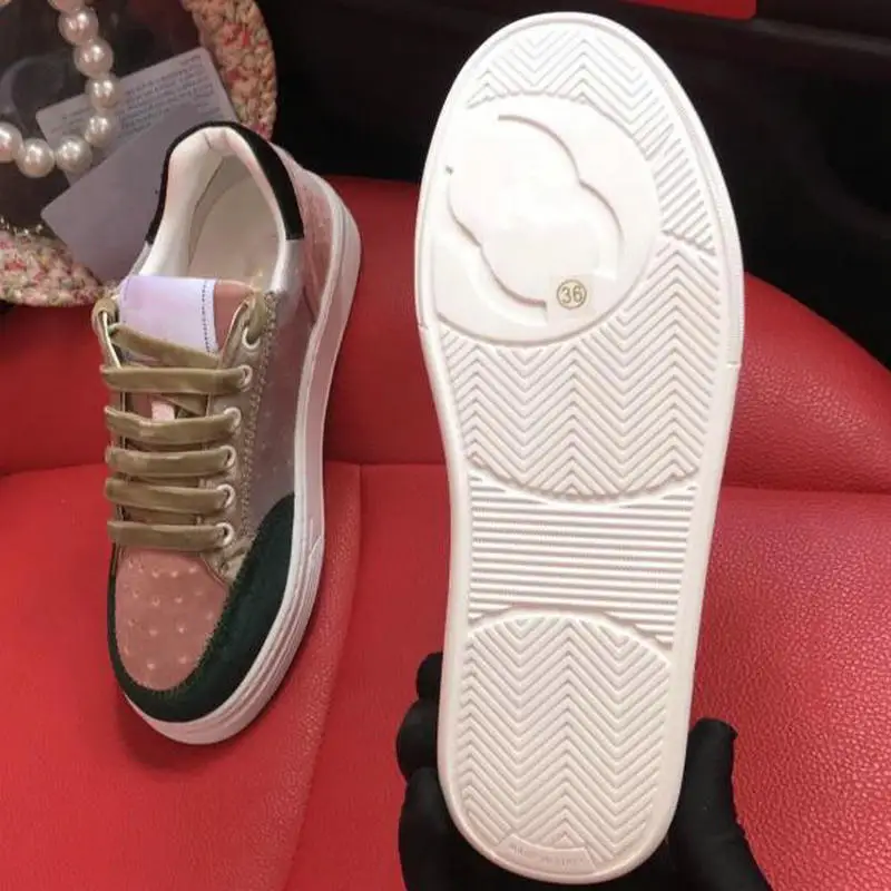 White Shoes Fashion Color Matching Velvet Women's Casual Shoes All-match Flat Bottom Suede Loafers Round Toe Lace-up Ladies Flat
White Shoes Fashion Color Matching Velvet Women's Casual Shoes All-match Flat Bottom Suede Loafers Round Toe Lace-up Ladies Flat