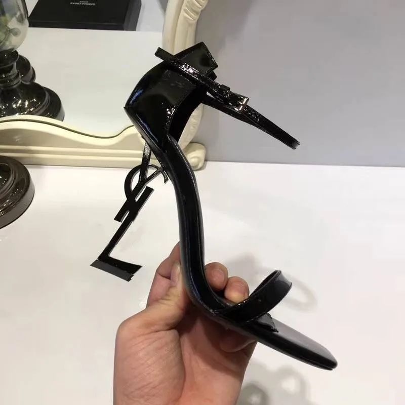 Plus Size 42 Luxury Designer Women Shoes Ankle Strap Letter High Heel Pumps Peep Toe Sandals for Women Sapatos De Mujer LN33
Plus Size 42 Luxury Designer Women Shoes Ankle Strap Letter High Heel Pumps Peep Toe Sandals for Women Sapatos De Mujer LN33