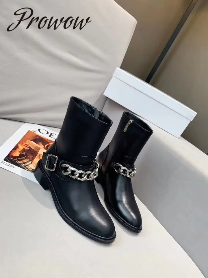 Prowow Genuine Leather Silver Metal Chain Winter Ankle Boots Round Toe Heel Women Boots Shoes Women Zapatos Para Mujer 
Prowow Genuine Leather Silver Metal Chain Winter Ankle Boots Round Toe Heel Women Boots Shoes Women Zapatos Para Mujer