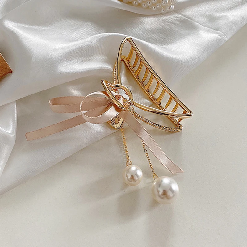 Заколки для волос женские металлические, заколка-бабочка, женский головной убор, украшения девочки
Заколки для волос женские металлические, заколка-бабочка, женский головной убор, украшения девочки