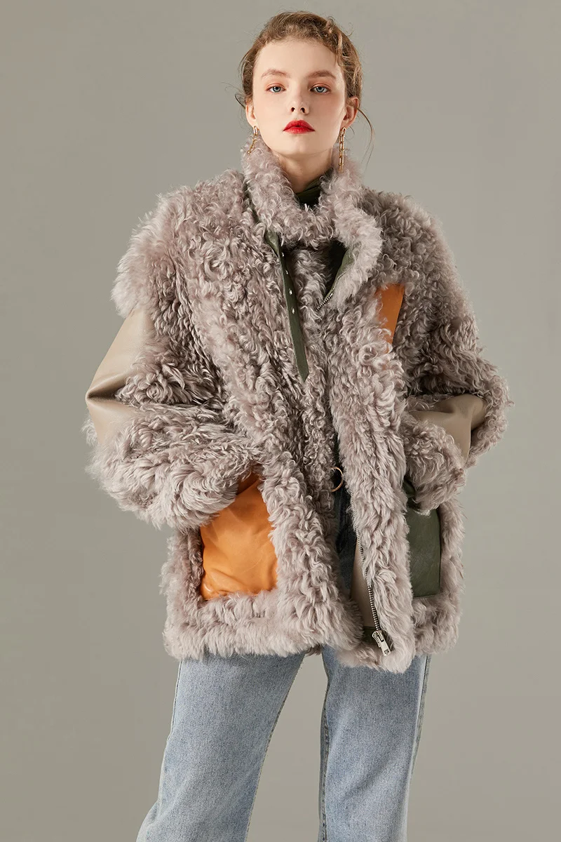 SHZQ Женское пальто из Тосканского меха все в одном Новинка Зима 2021 Женское пальто из овечьего меха средней и длинной длины
SHZQ Женское пальто из Тосканского меха все в одном Новинка Зима 2021 Женское пальто из овечьего меха средней и длинной длины