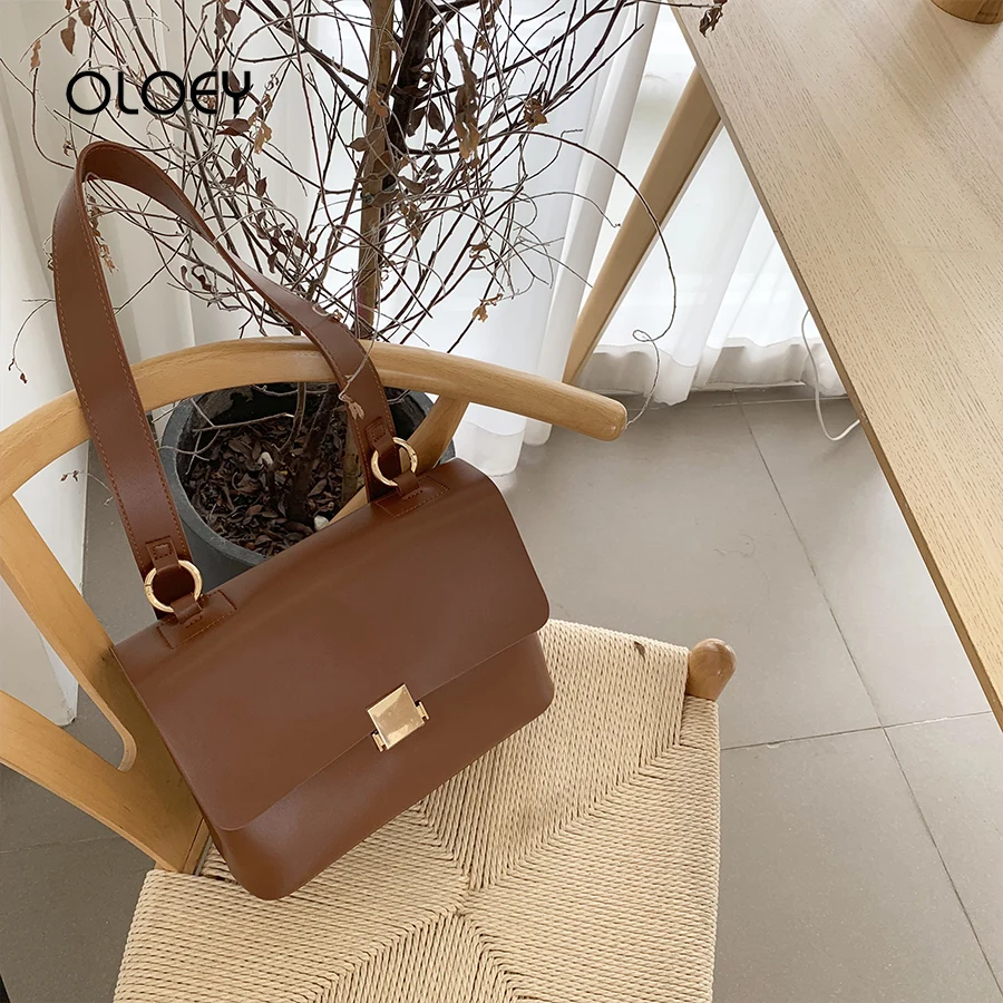 Vintage Shoulder Bag 2019 New Luxury Handbags Woman Bags Korean Commuter Bag Lady Large Capacity Casual Messenger Bag Sac a Main 
Vintage Shoulder Bag 2019 New Luxury Handbags Woman Bags Korean Commuter Bag Lady Large Capacity Casual Messenger Bag Sac a Main