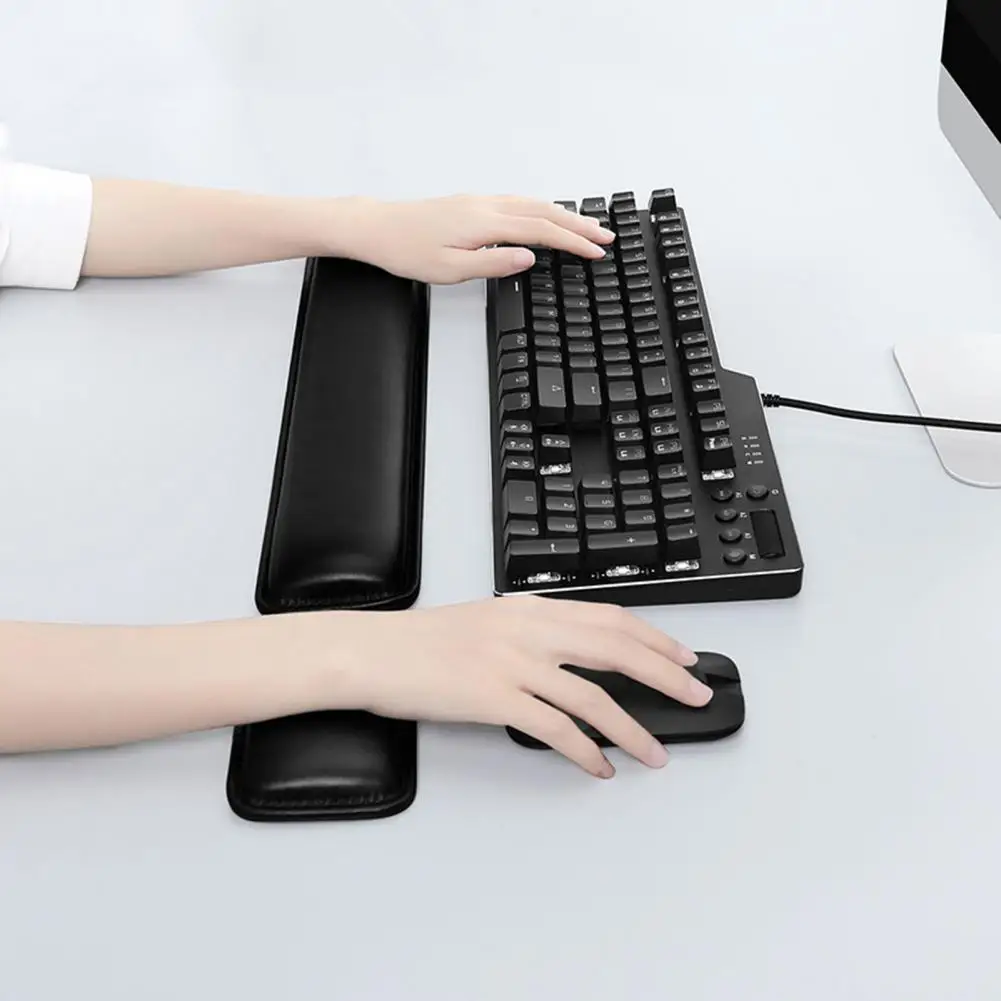 Portable Wrist Pad Waterproof Ergonomic Design Black Mouse Wrist Cushion
Portable Wrist Pad Waterproof Ergonomic Design Black Mouse Wrist Cushion