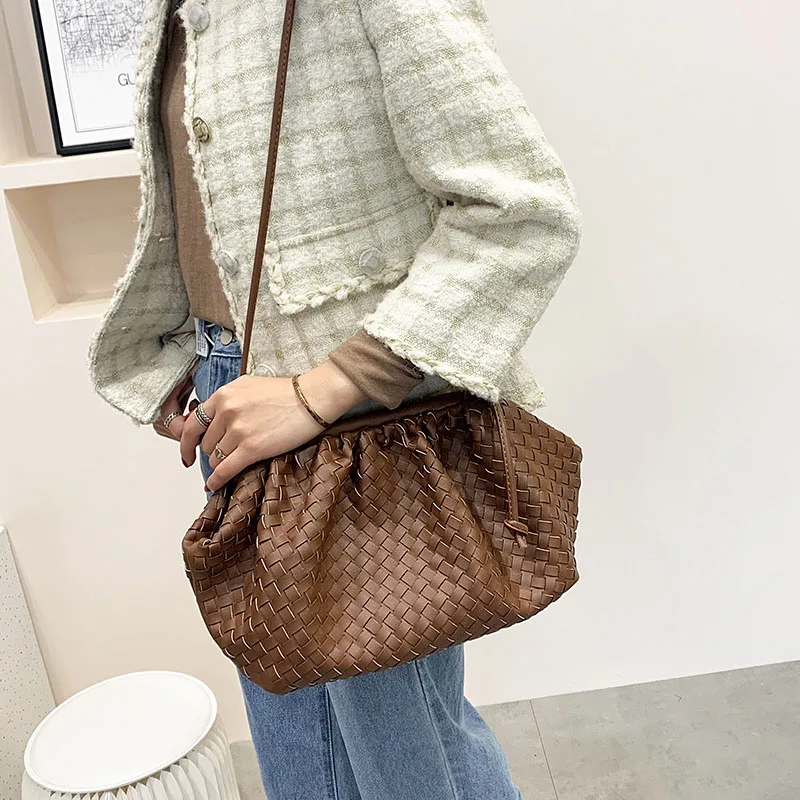 PU Leather Weave Crossbody Bags For Women 2021 Simple Dumpling Shoulder Bag Luxury Female Handbags And Purses Designer Clutches
PU Leather Weave Crossbody Bags For Women 2021 Simple Dumpling Shoulder Bag Luxury Female Handbags And Purses Designer Clutches